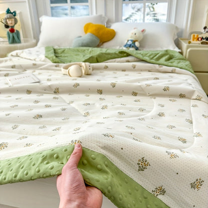 SOFTBLOOM – Lightweight Floral Summer Quilt for Breathable Sleep Comfort