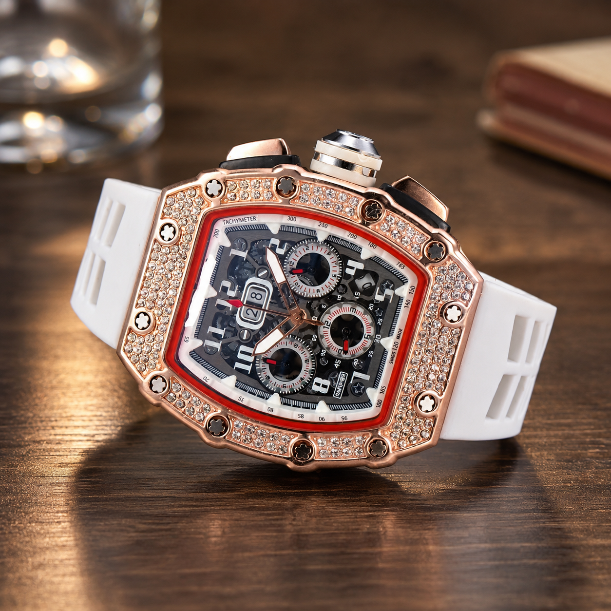 ROYALTIME – Elegant Timepiece with Brilliant Rhinestone Embellishments