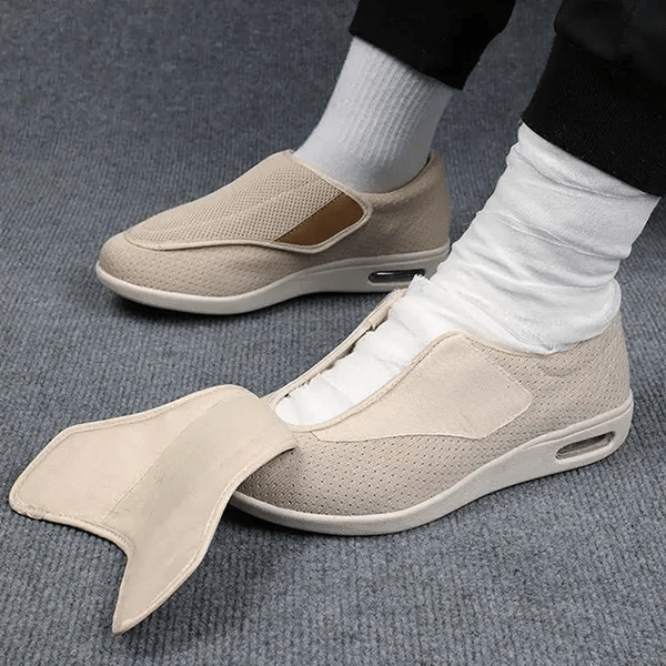 CARESTEP – Cushioned Wide-Fit Shoes Designed for Sensitive and Swollen Feet