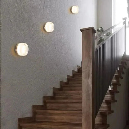 LUMIRAY – Elegant dimmable LED wall lamp for stylish interiors