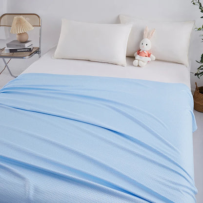 SUMMERFLOW – Lightweight Blanket for Refreshing Seasonal Relaxation