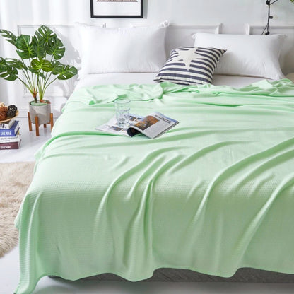 SUMMERFLOW – Lightweight Blanket for Refreshing Seasonal Relaxation
