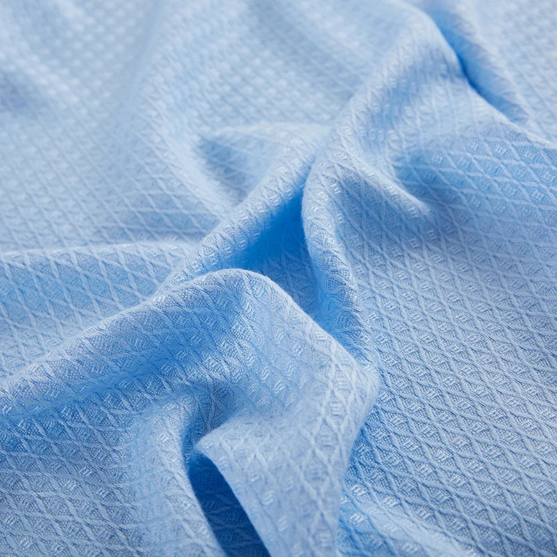 SUMMERFLOW – Lightweight Blanket for Refreshing Seasonal Relaxation